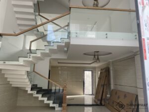 mau cau thang kinh 62f9c8f9952fd